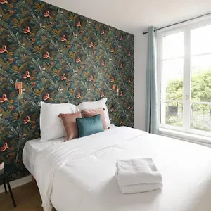Desiree Charming At Gambetta Apartamento